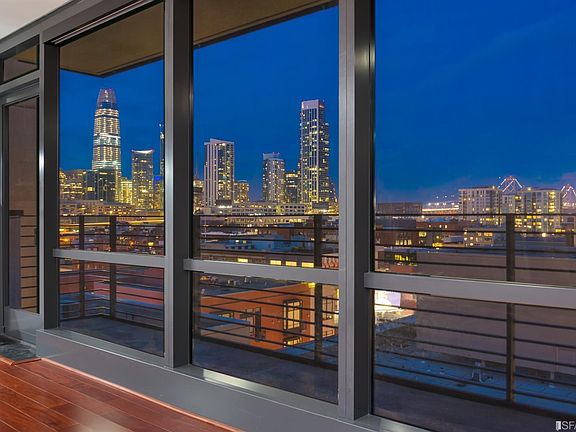 4th image of 250 King St Unit 1118