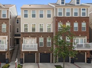 25211 Briargate Ter, Chantilly, VA 20151