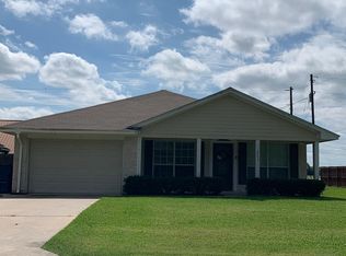 2203 Sue St, El Campo, TX 77437