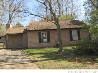 6501 Oak Hollow Dr, Charlotte, NC 28227