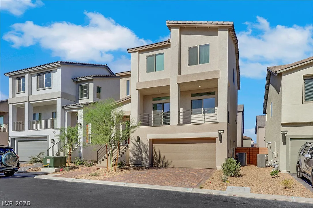 5 bed, 2832 sqft, $2,745 — Photo 1