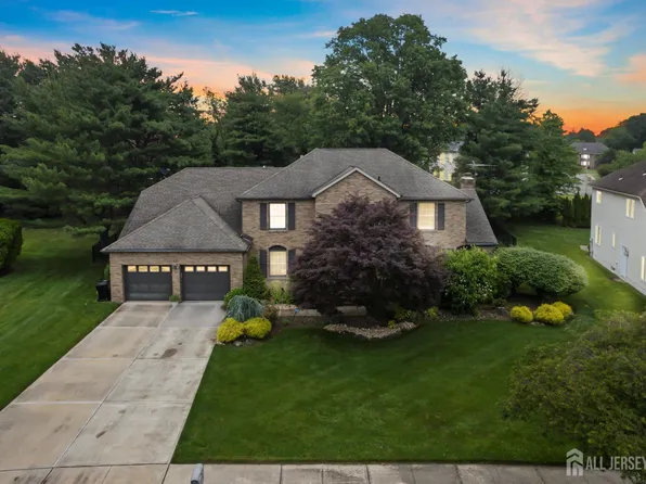 17 Melanie Mnr, East Brunswick, NJ 08816