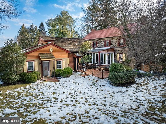 3rd image of 1169 Saint Matthews Rd