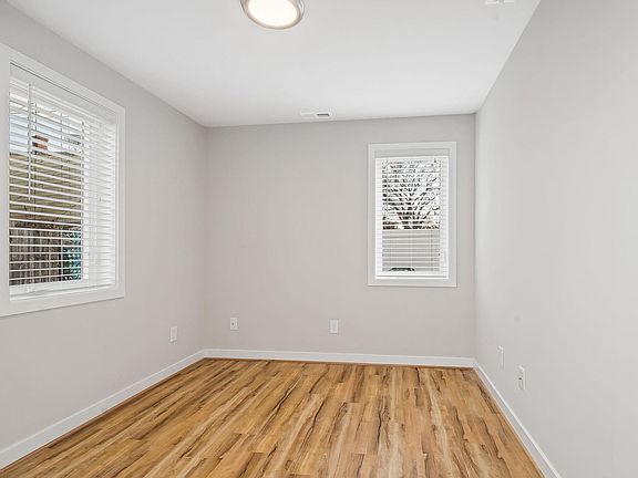 2nd image of 1925 M St NE #4