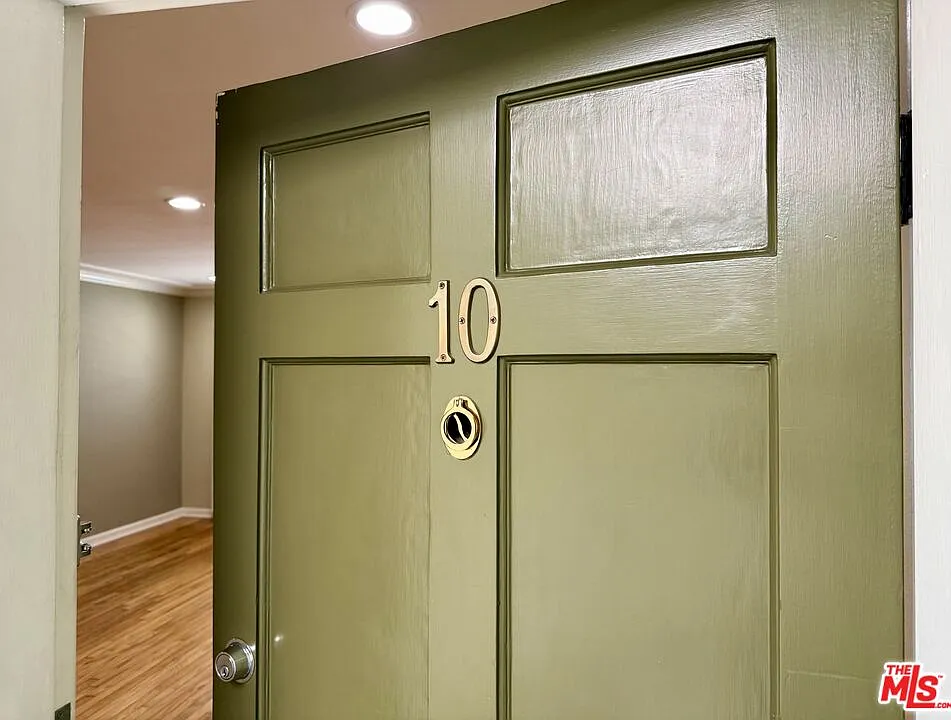 2 bed, 1.0 bath, $3,700 — Photo 2