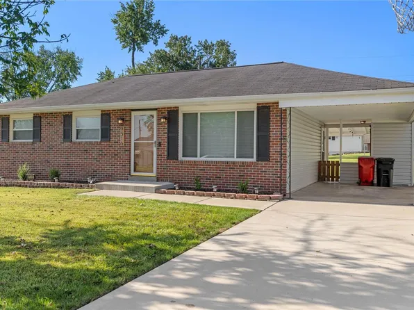 9516 Herpel Ln, Saint Louis, MO 63123