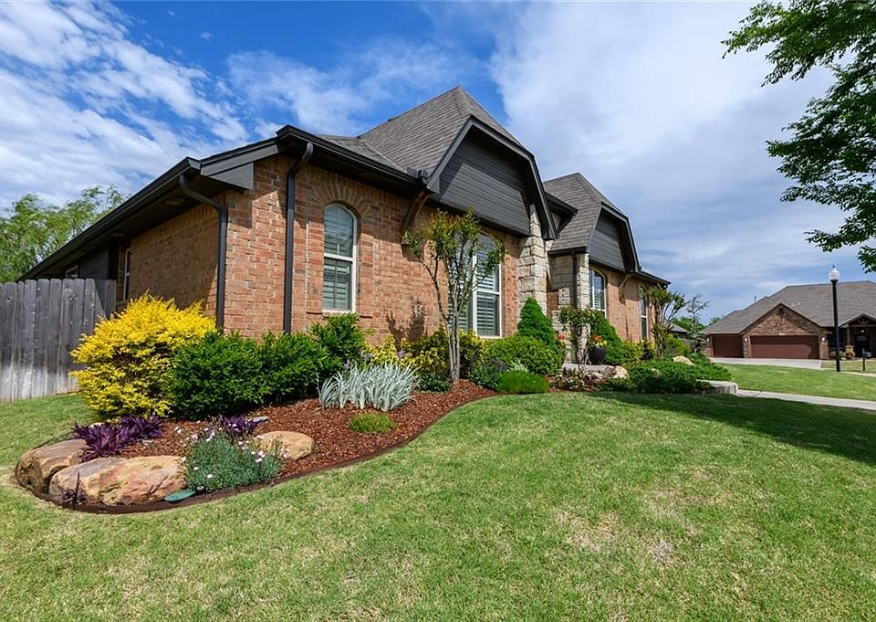 1st image of 3108 Lochinver Dr
