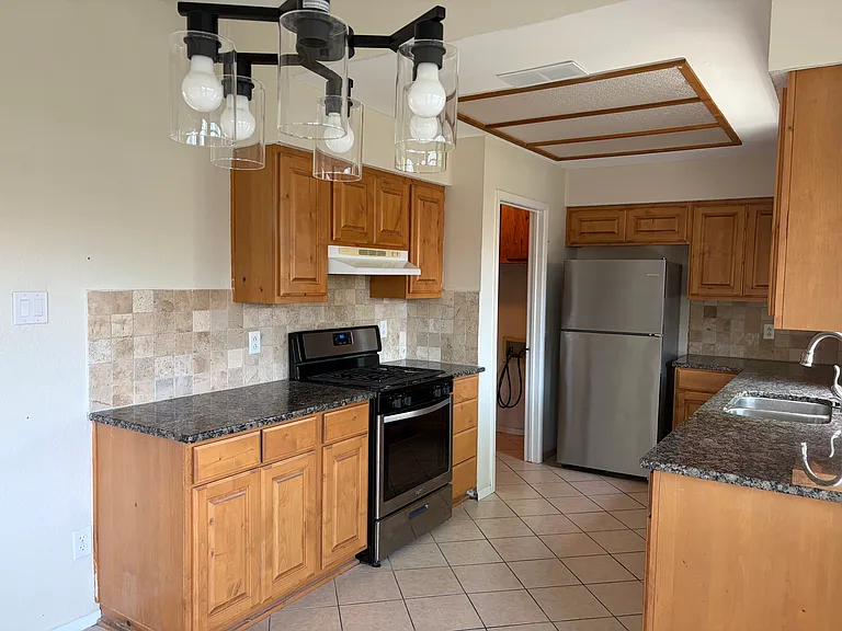 8301 Bradford Edward Cv — Photo 9