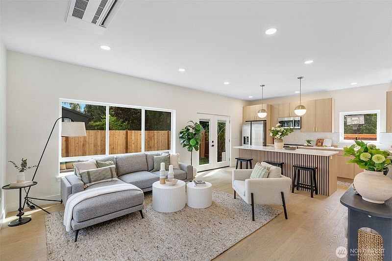 3rd image of 10053 8th Avenue NW