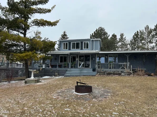 11338 Birdie Ln, Ray, ND 58849