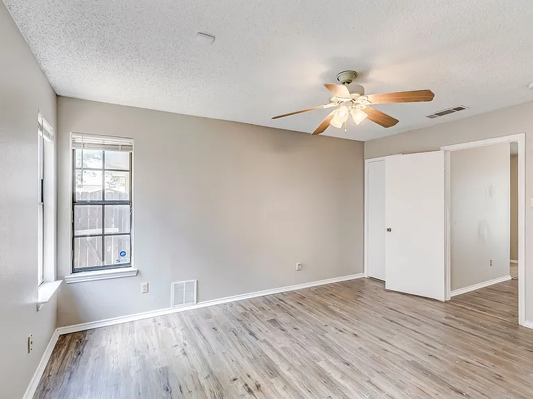 2015 Newton Dr — Photo 22