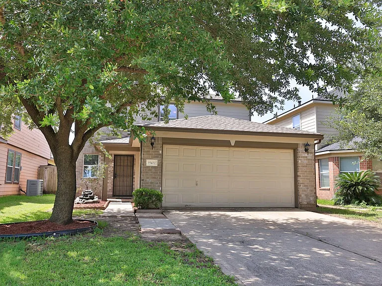 15422 Ferness Ln — Photo 4