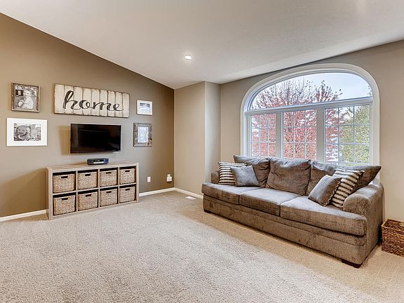 3rd image of 3607 Sunbury Dr