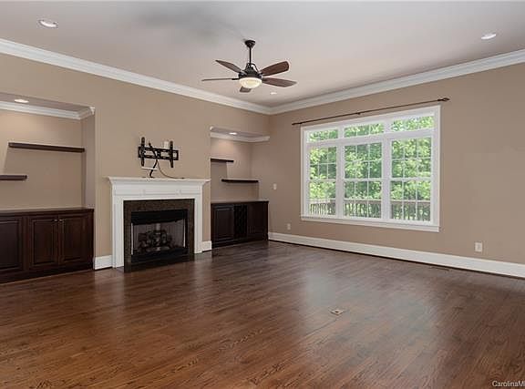 5th image of 143 E Tattersall Dr