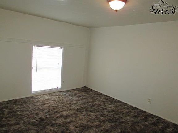 2nd image of 325 Rockwood Dr