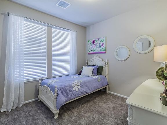 4th image of 7433 Glacier Dr