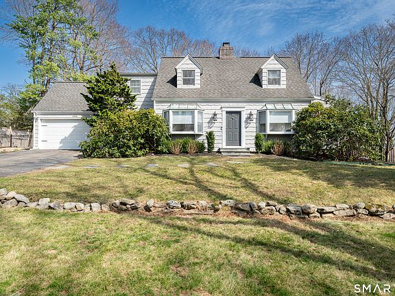 2nd image of 264 Chestnut Hill Road