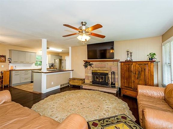 5th image of 11 Lookout Ln