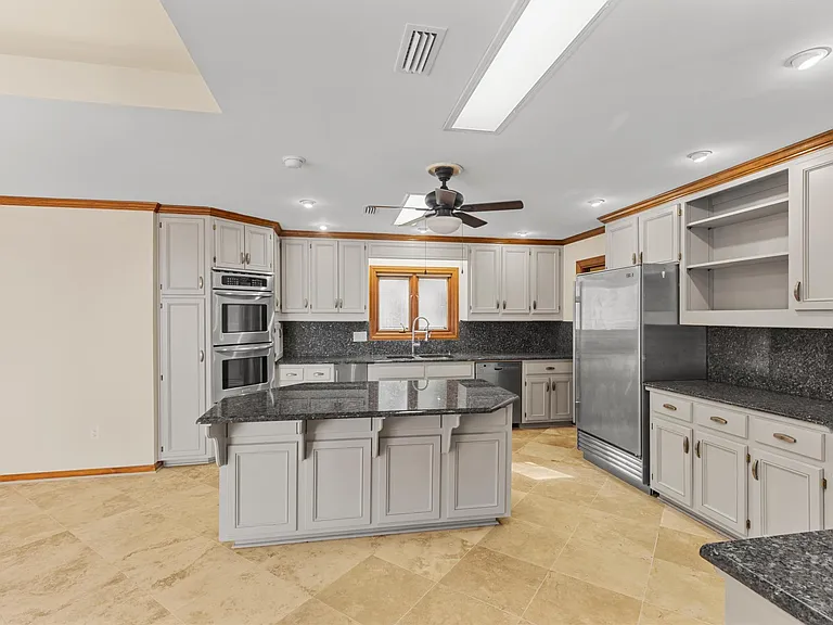 714 N Shady Ln — Photo 27