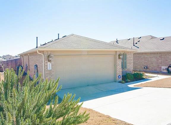 2nd image of 122 Willow Leaf Ln