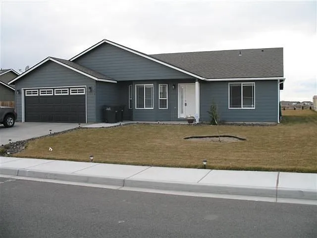 5206 Reagan Way photo 1