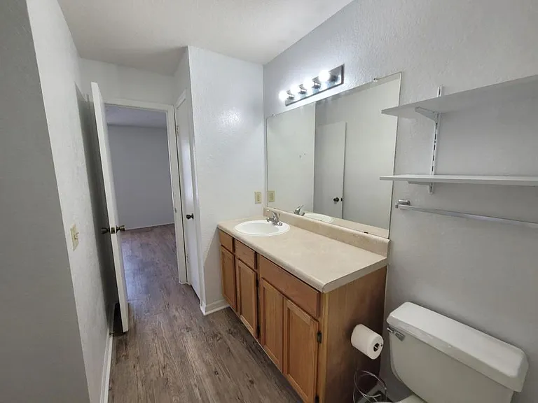1021 S Hiawassee Rd — Photo 11