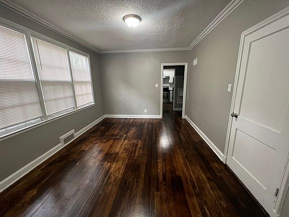 3rd image of 1555 Jackson Ave