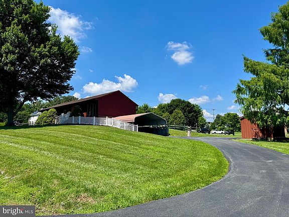 2nd image of 12 Joy Dr