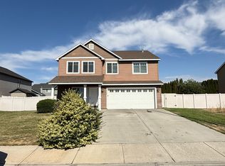 6303 Klickitat Ln, Pasco, WA 99301