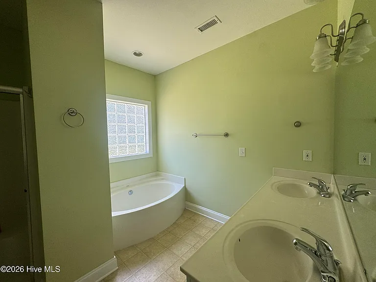 210 Chadwick Shores Dr — Photo 9