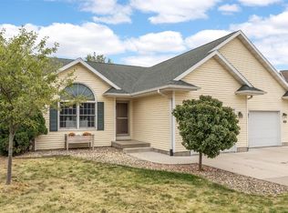 320 12th Ave SW, Mount Vernon, IA 52314