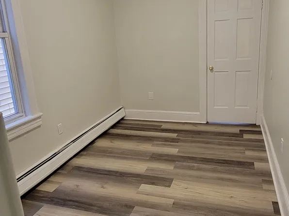 84 Fulton Avenue image 8 of 10