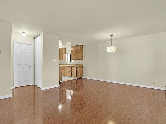 5th image of 431 Brosnan Ct