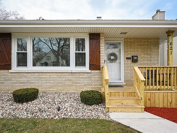 3rd image of 621 S Cornell Ave