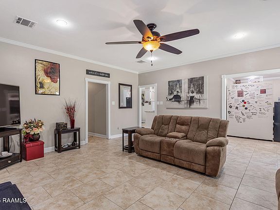5th image of 122 Briar Green Dr