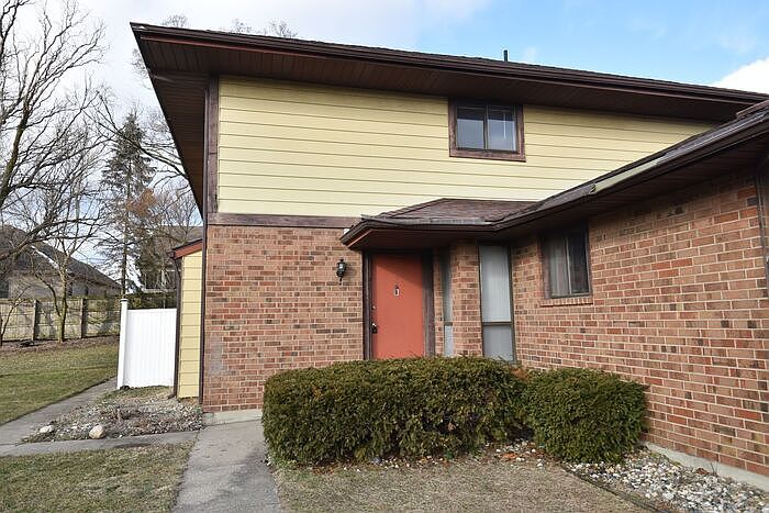 1st image of 52105 Friars Ct APT B