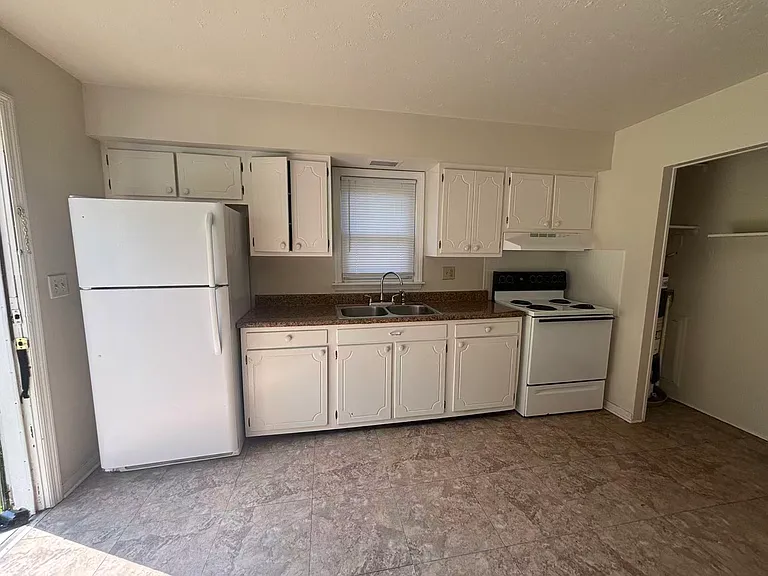 1666 McConnell Ave — Photo 5