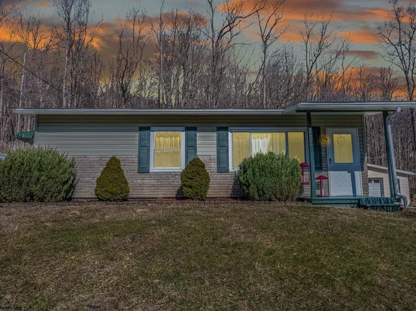 1251 Bellaire Rd, Fairmont, WV 26554