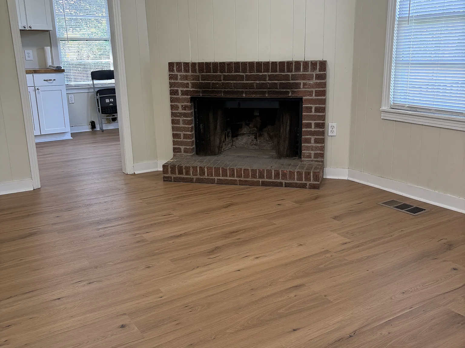 3 bed, 768 sqft, $1,200 — Photo 3