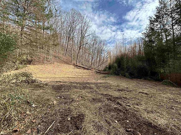 5th image of 109 Dug Hill Rd