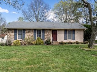 109 Forest View Dr, Hendersonville, TN 37075