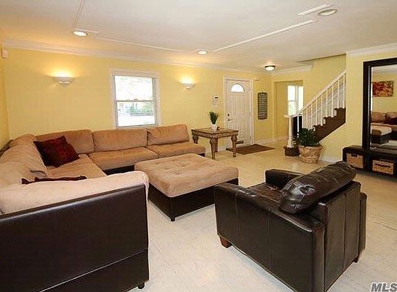 3rd image of 78 Garden Dr