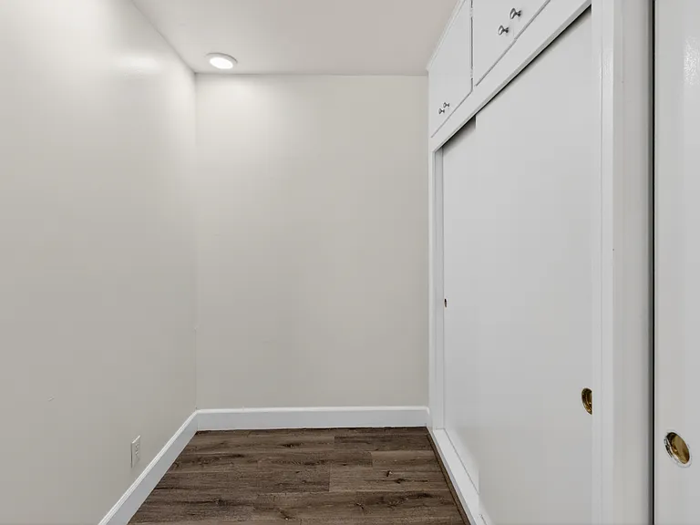 2940 Charles Ave — Photo 22