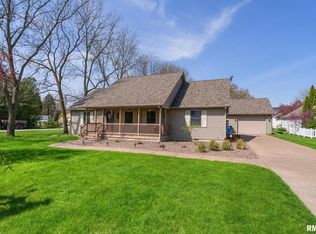 807 NW 3rd Ave, Aledo, IL 61231