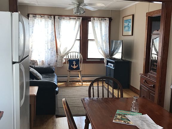 5th image of 302 NE Central Ave