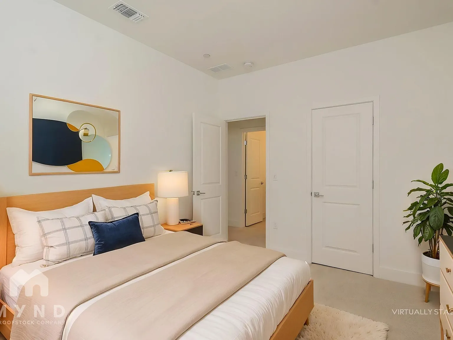 4 bed, 3.0 bath, 2151 sqft, $3,099 — Photo 4