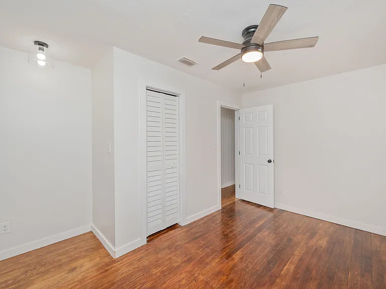 812 E Edney Ave — Photo 22