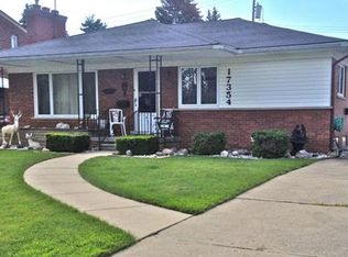 17354 Sprenger Ave, Eastpointe, MI