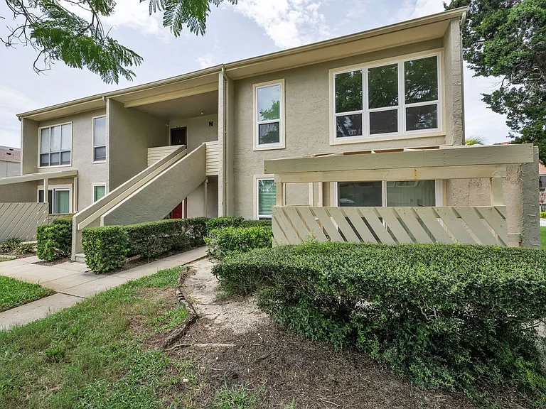 645 Windrush Bay Dr — Photo 2