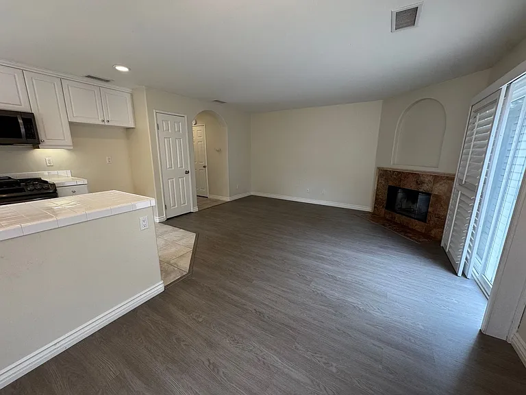 3231 Royal Oaks Dr — Photo 13